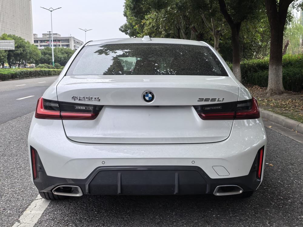 BMW 3 Series 2023 صورة سيارة #5