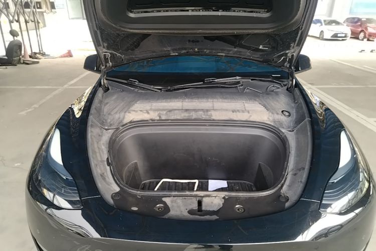 Tesla Model Y 2021 car image #20