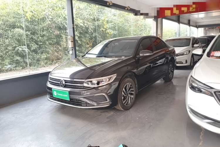 Volkswagen Bora 2025 car image #2