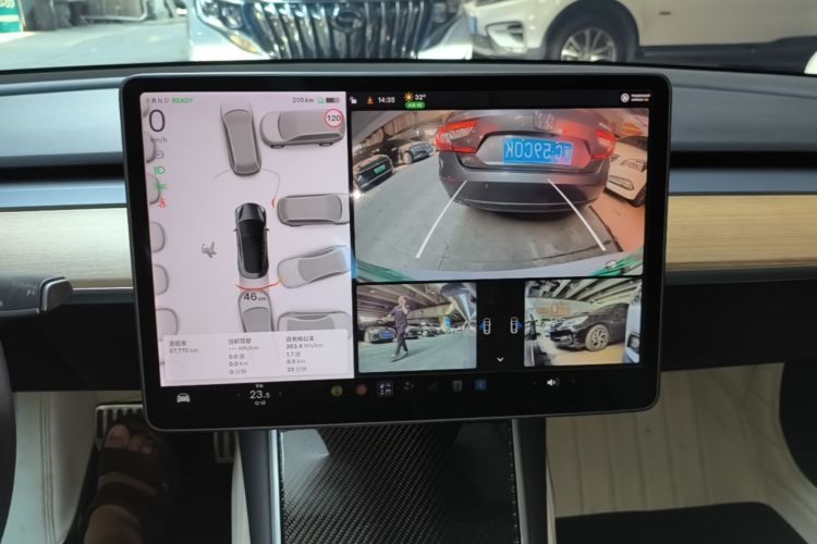 Tesla Model 3 2020 immagine di auto #13