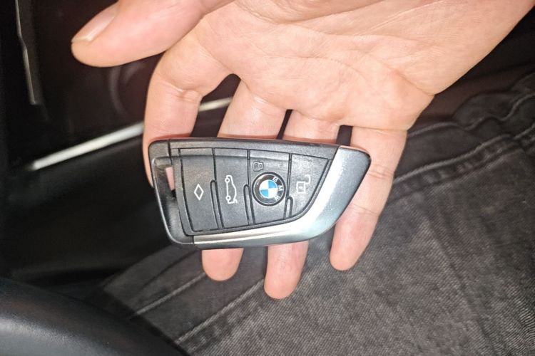 BMW 3 Series 2021 #9 BMW 3 Series 2021 car image #9