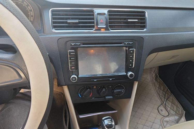 Skoda Rapid 2015 #13 Skoda Rapid 2015 image de voiture #13