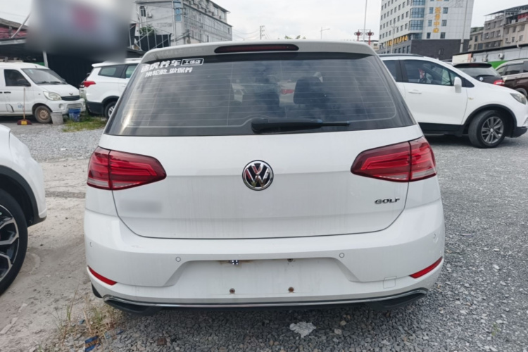 Volkswagen Golf 2018 car image #6