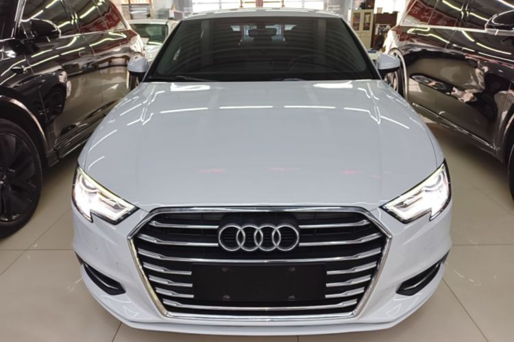 Audi A3 2018 car image #3