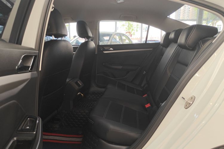 Volkswagen Bora 2021 immagine di auto #17