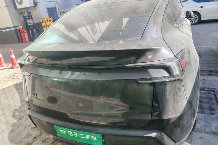 Tesla Model Y 2026 #4 Tesla Model Y 2026 image de voiture #4
