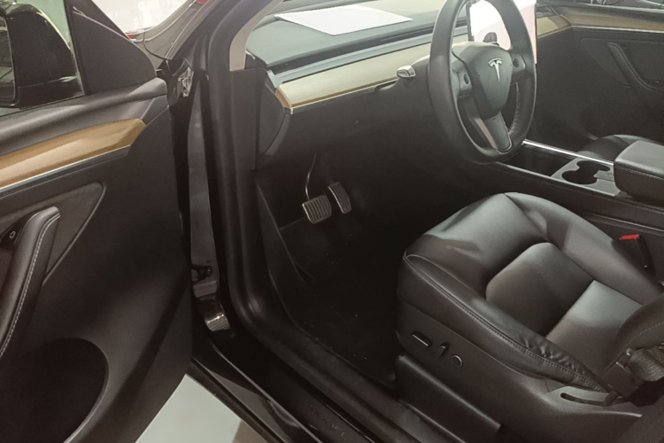 Tesla Model Y 2021 #16 Tesla Model Y 2021 car image #16