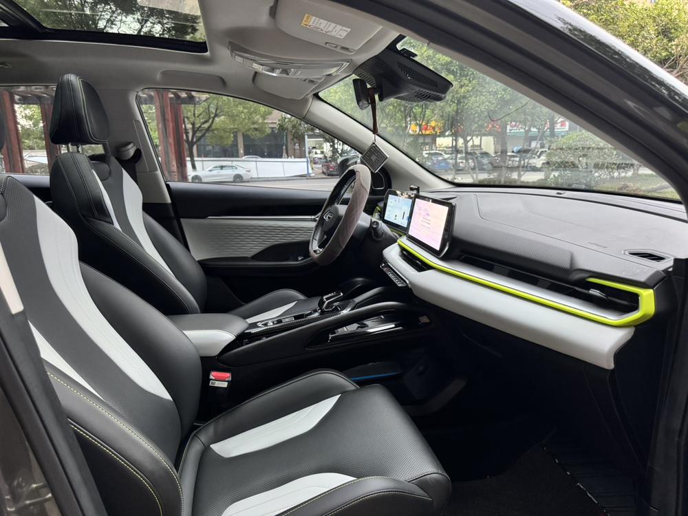 GEELY Coolray 2023 car image #21