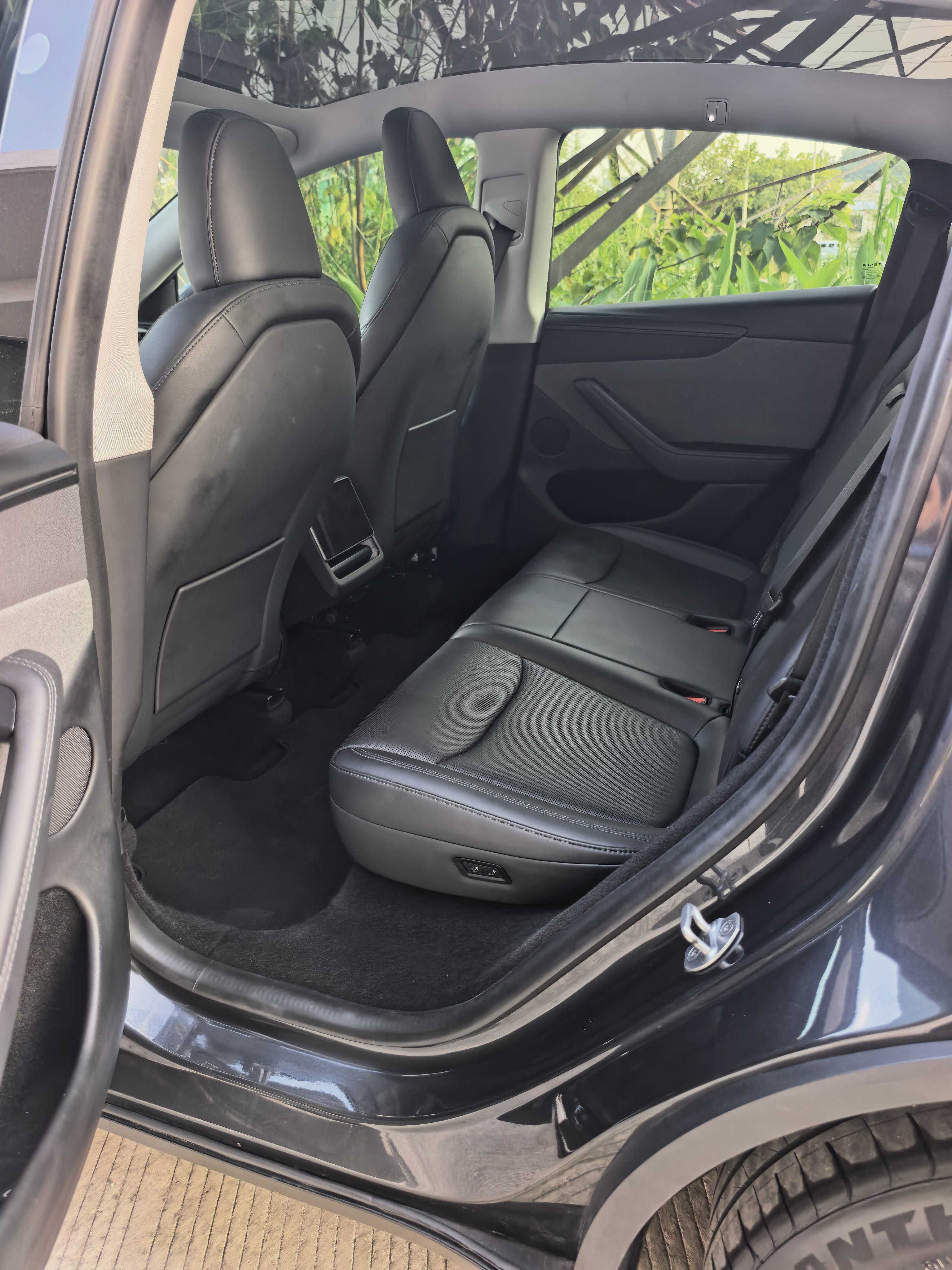 Tesla Model Y 2025 car image #5