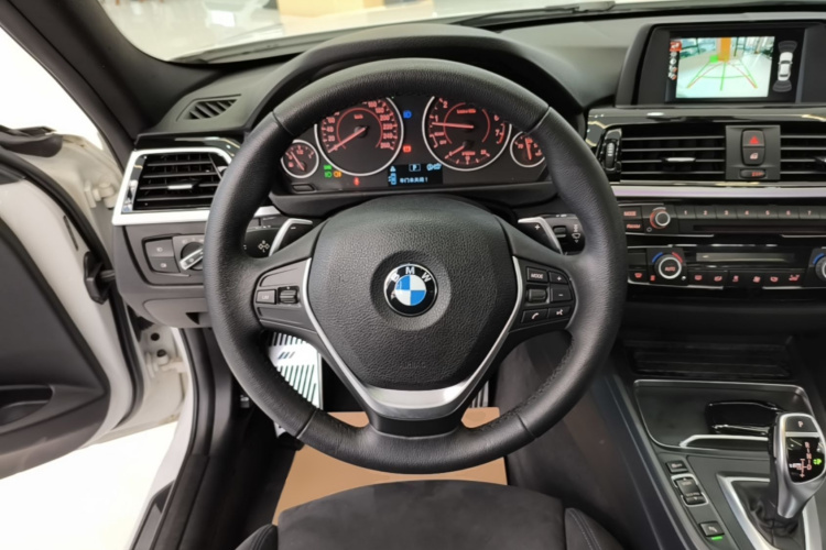 BMW 3 Series 2017 #11 BMW 3 Series 2017 car image #11