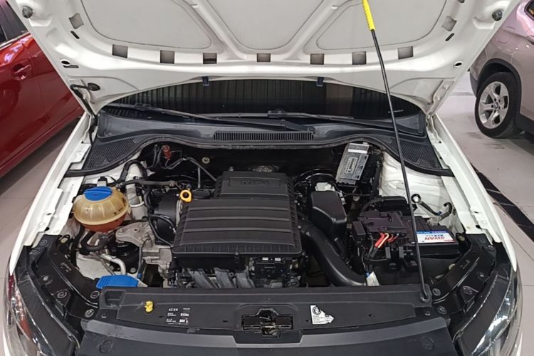 Volkswagen Polo 2016 car image #22