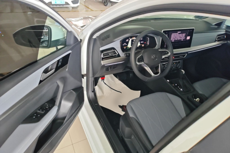 Volkswagen Lavida 2025 car image #16