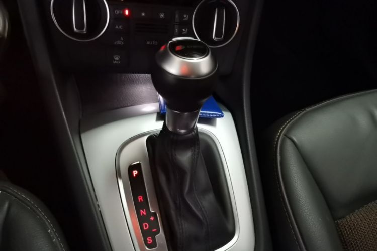 Audi Q3 2017 imagem de carro #16