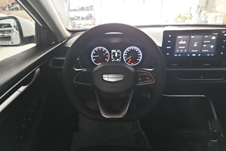 GEELY Emgrand 2026 car image #15