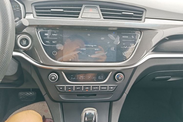 GEELY Emgrand 2016 #13 GEELY Emgrand 2016 car image #13
