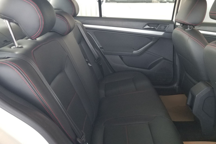 Volkswagen Lavida 2018 #17 Volkswagen Lavida 2018 car image #17