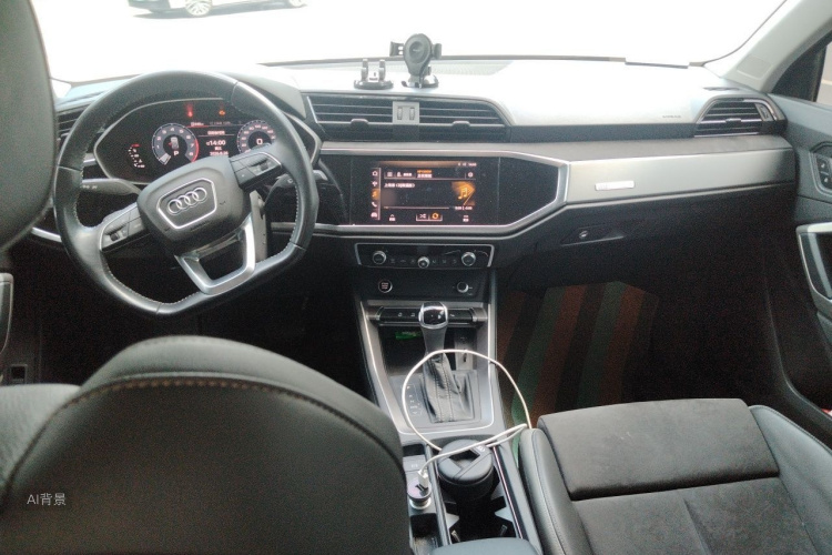 Audi Q3 2021 car image #11