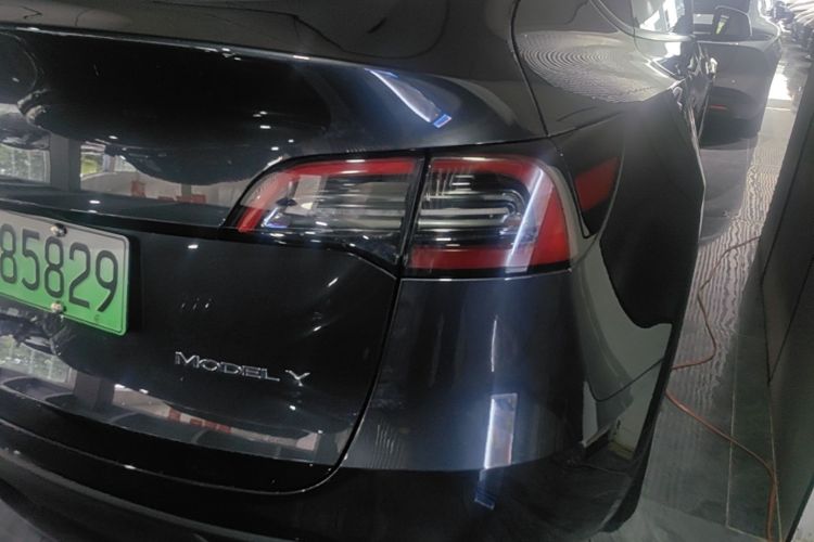 Tesla Model Y 2024 #8 Tesla Model Y 2024 car image #8