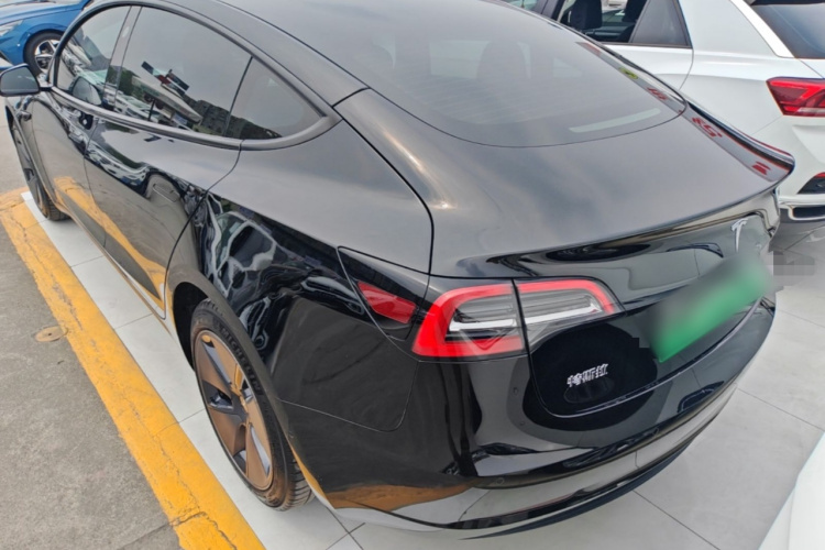 Tesla Model 3 2023 car image #7