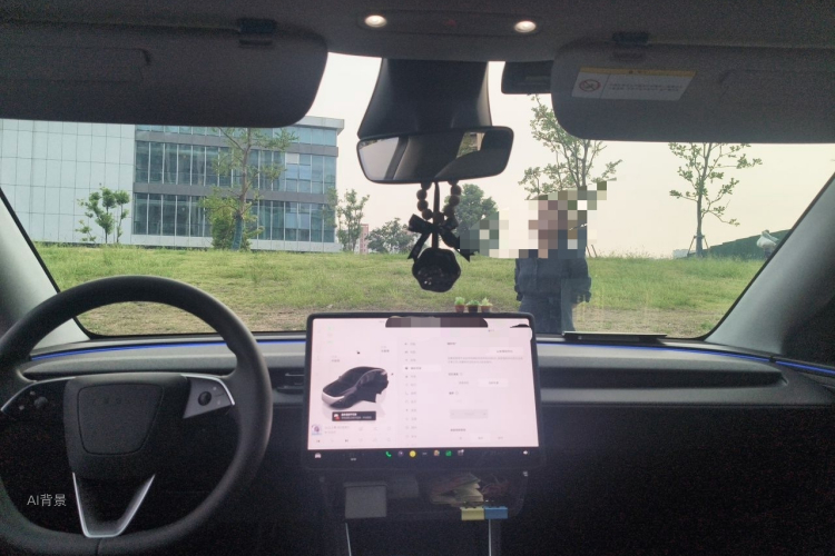 Tesla Model Y 2025 #20 Tesla Model Y 2025 car image #20