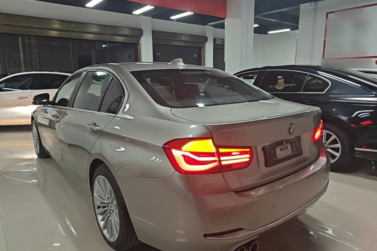 BMW 3 Series 2017 #5 BMW 3 Series 2017 car image #5