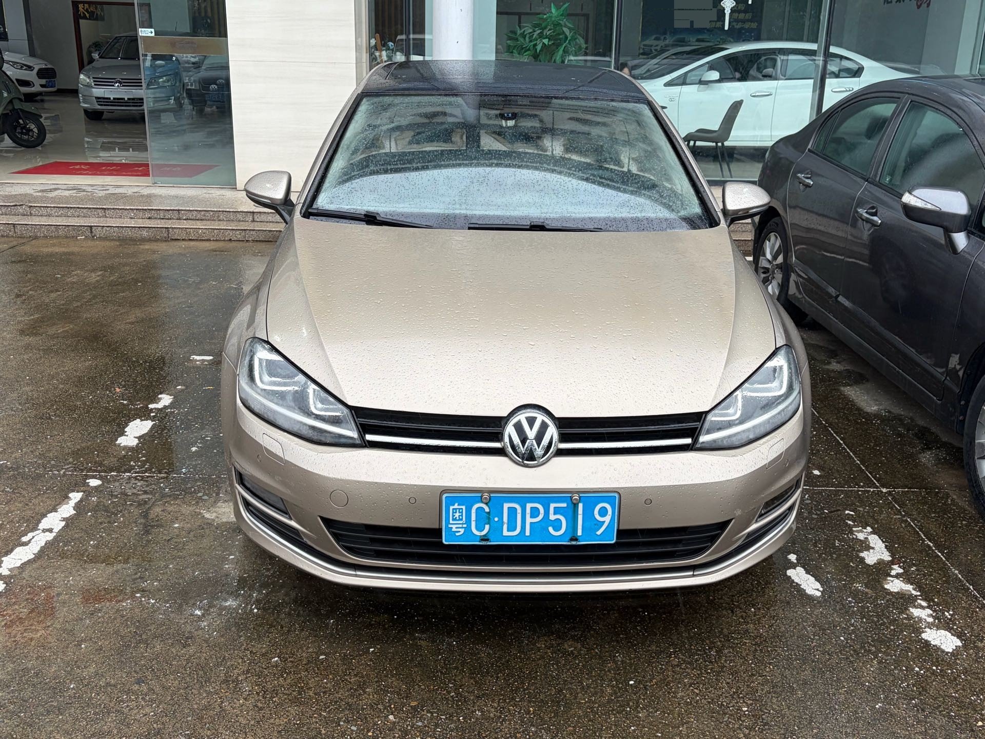Volkswagen Golf 2014 car image #3