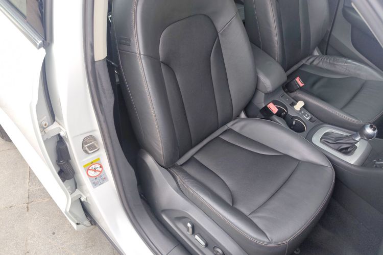 Audi Q3 2018 image de voiture #24