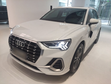Audi Q3 2023 car image 