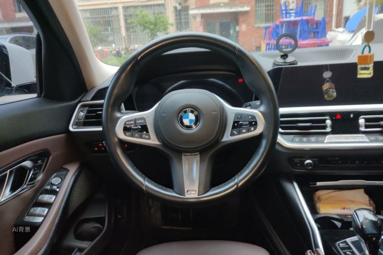 BMW 3 Series 2020 car image #12