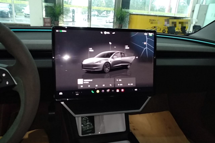 Tesla Model 3 2025 car image #17
