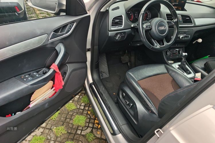 Audi Q3 2017 car image #18