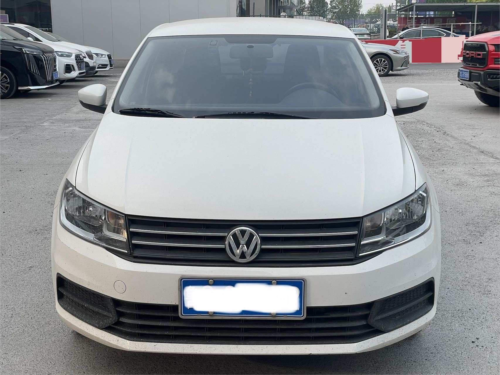 Volkswagen Santana 2022 car image #2