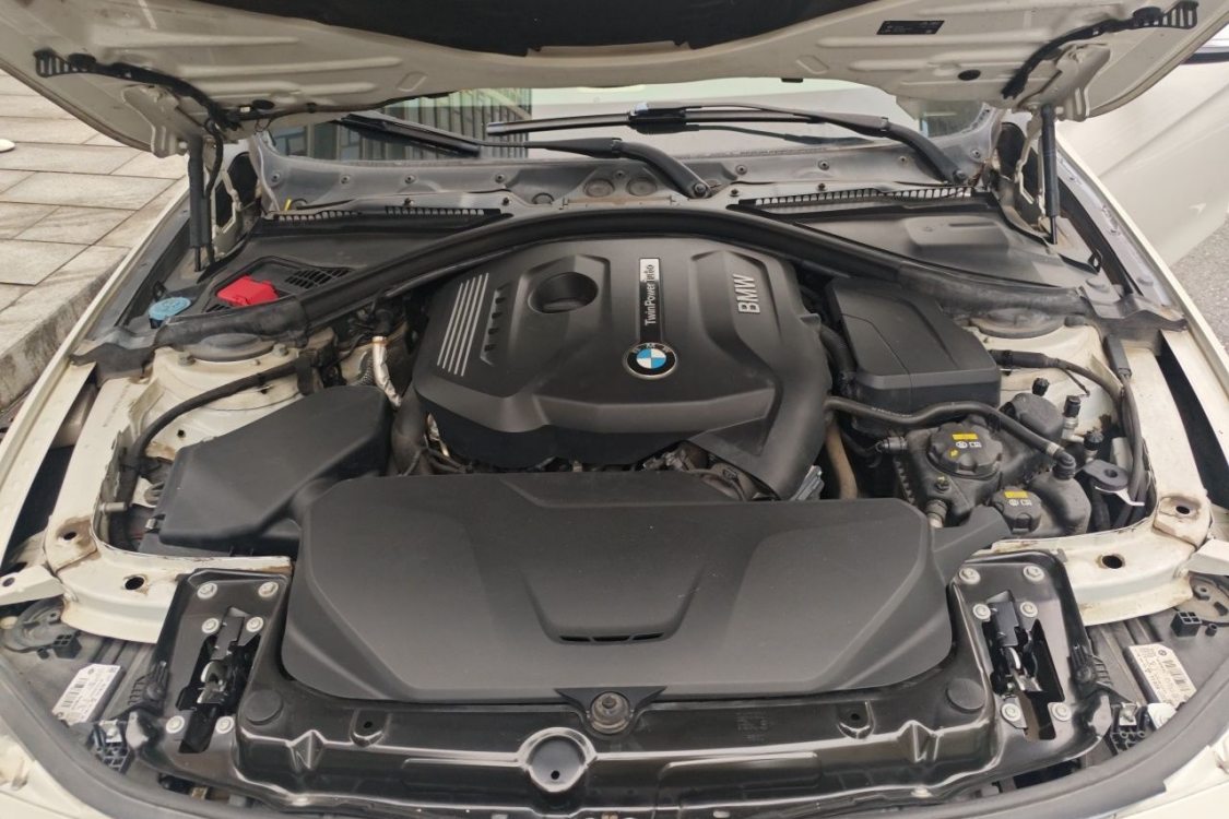 BMW 3 Series 2018 #10 BMW 3 Series 2018 car image #10