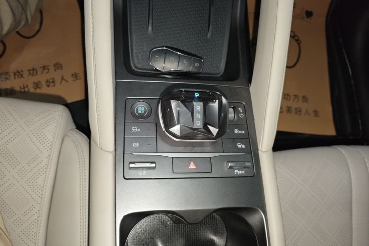 BYD YuanUP 2024 #14 BYD YuanUP 2024 car image #14