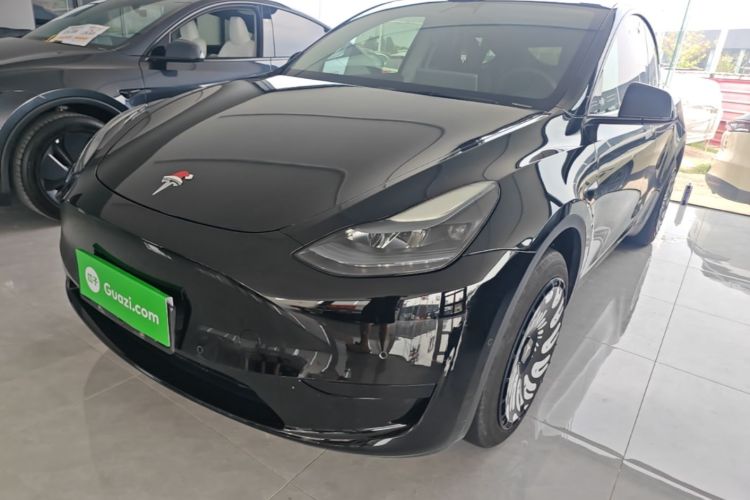 Tesla Model Y 2023 #2 Tesla Model Y 2023 car image #2