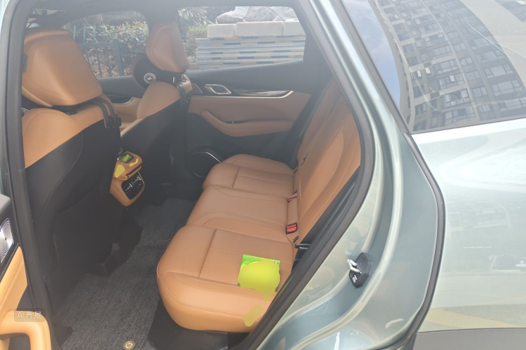 GEELY Boyue L 2025 car image #19