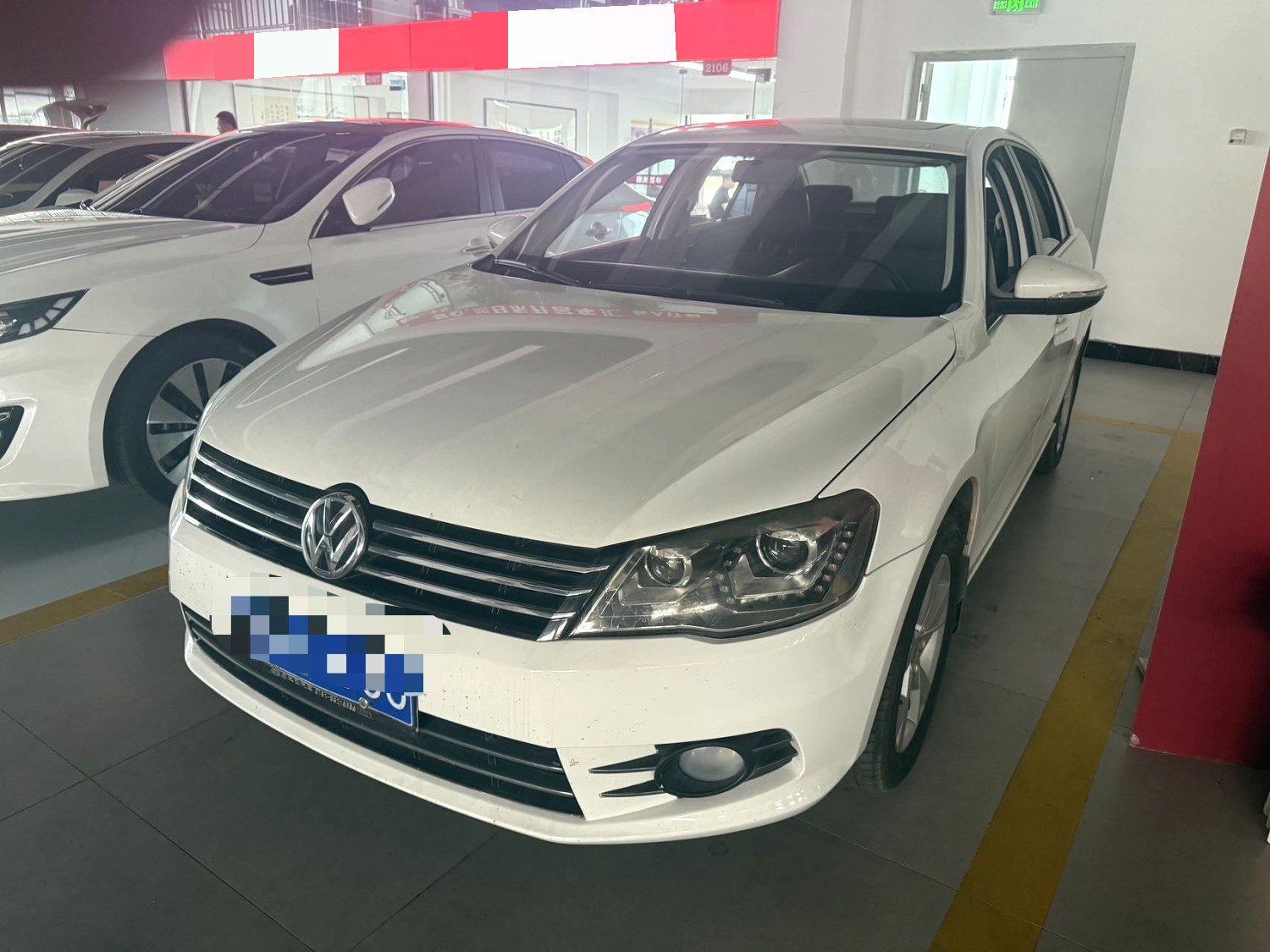 Volkswagen Bora 2015 car image 