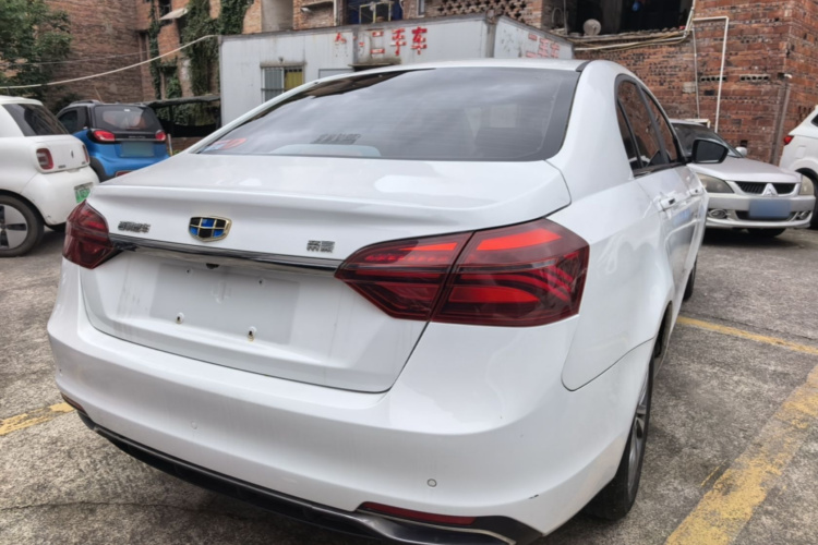 GEELY Emgrand 2018 car image #7