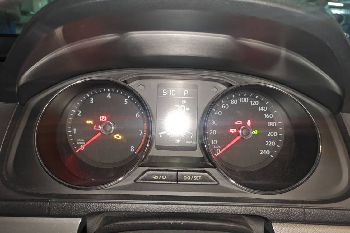 Volkswagen Lavida 2018 car image #24