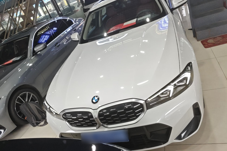 BMW 3 Series 2024 #3 BMW 3 Series 2024 car image #3