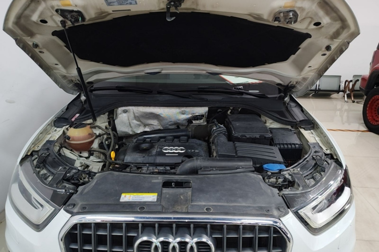 Audi Q3 2015 immagine di auto #20