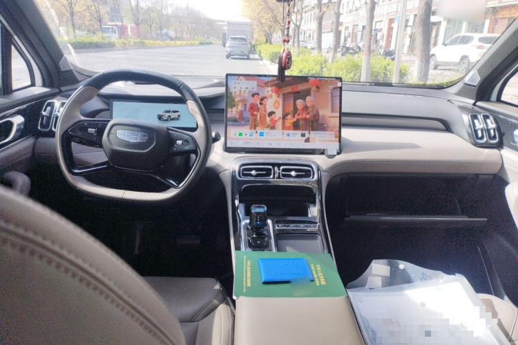 GEELY Boyue L 2025 image de voiture #7