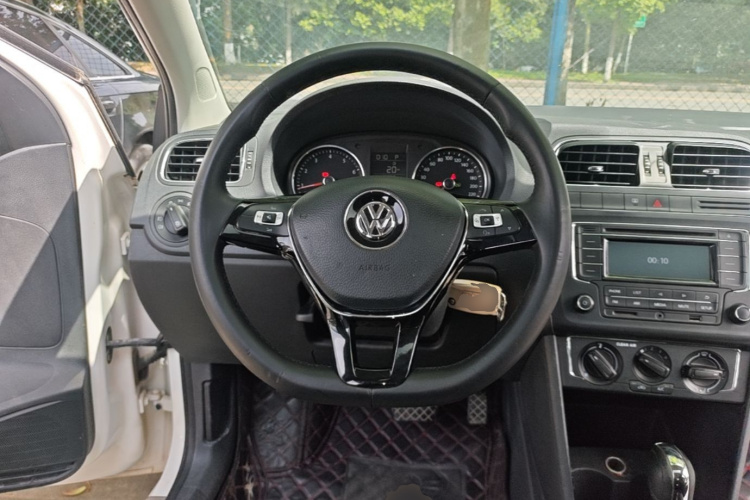 Volkswagen Polo 2016 #11 Volkswagen Polo 2016 car image #11