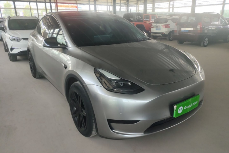 Tesla Model Y 2023 #6 Tesla Model Y 2023 car image #6