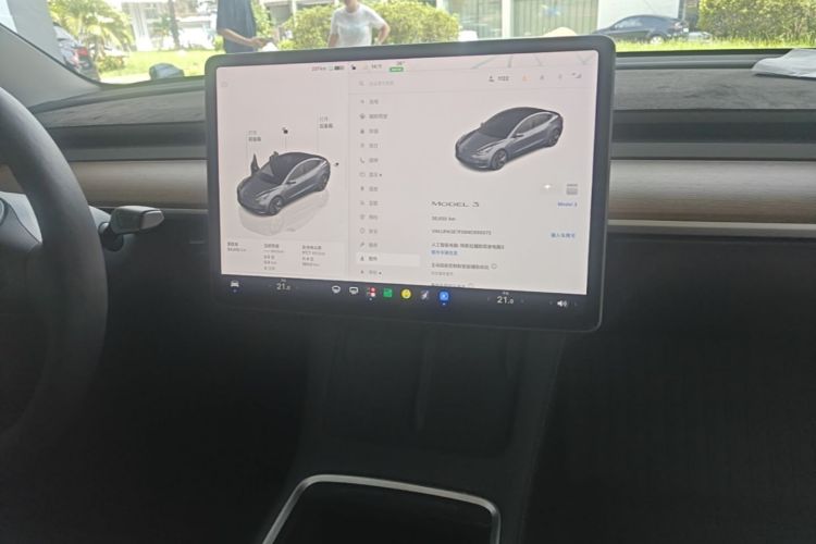 Tesla Model 3 2022 car image #13