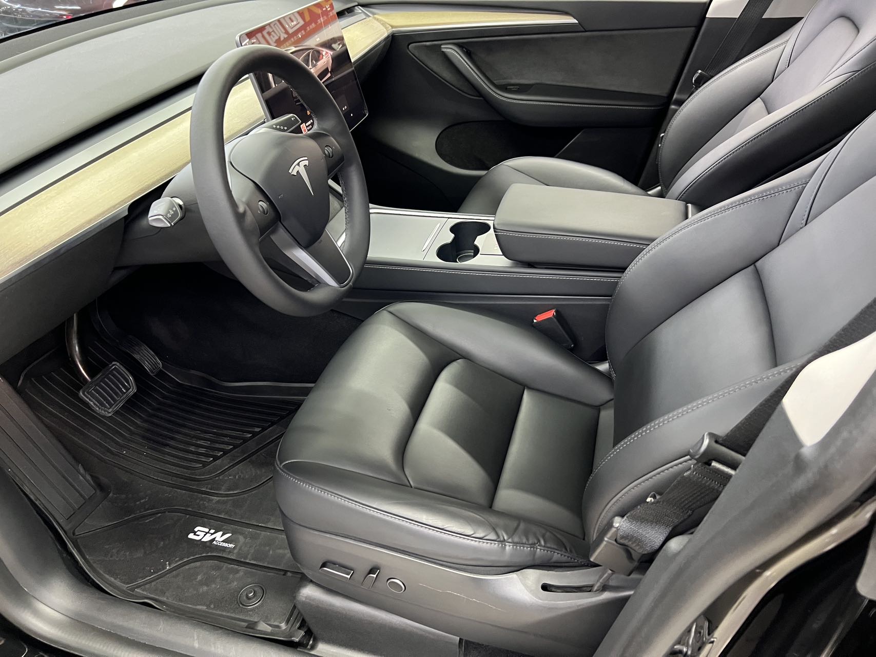 Tesla Model Y 2022 #8 Tesla Model Y 2022 car image #8