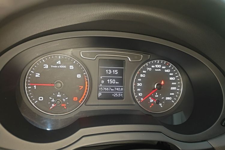 Audi Q3 2014 car image #12