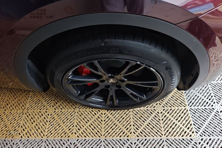 Tesla Model Y 2022 car image #9