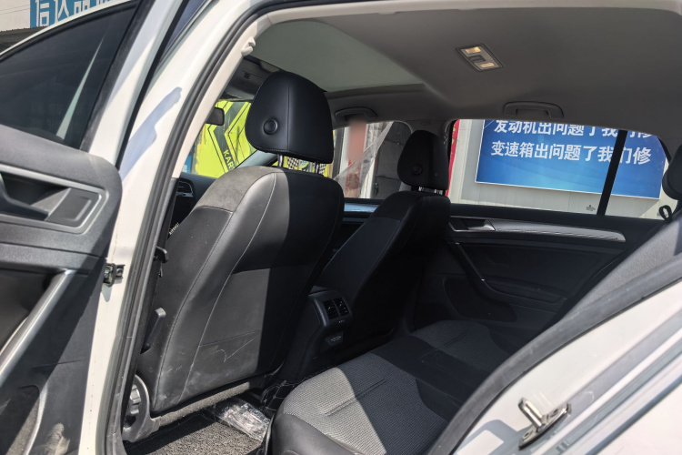 Volkswagen Golf 2020 imagen de coche #13