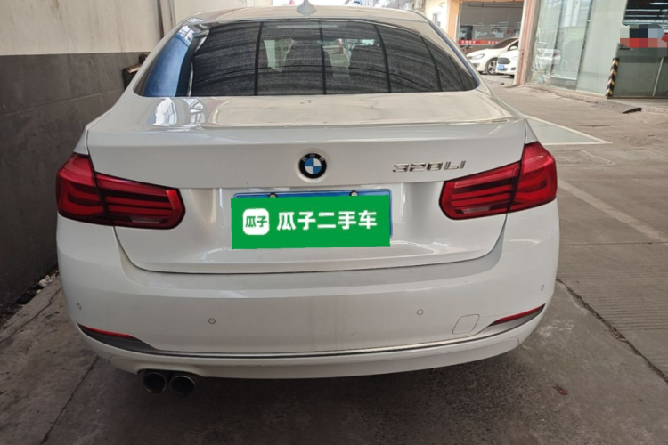 BMW 3 Series 2018 #6 BMW 3 Series 2018 car image #6